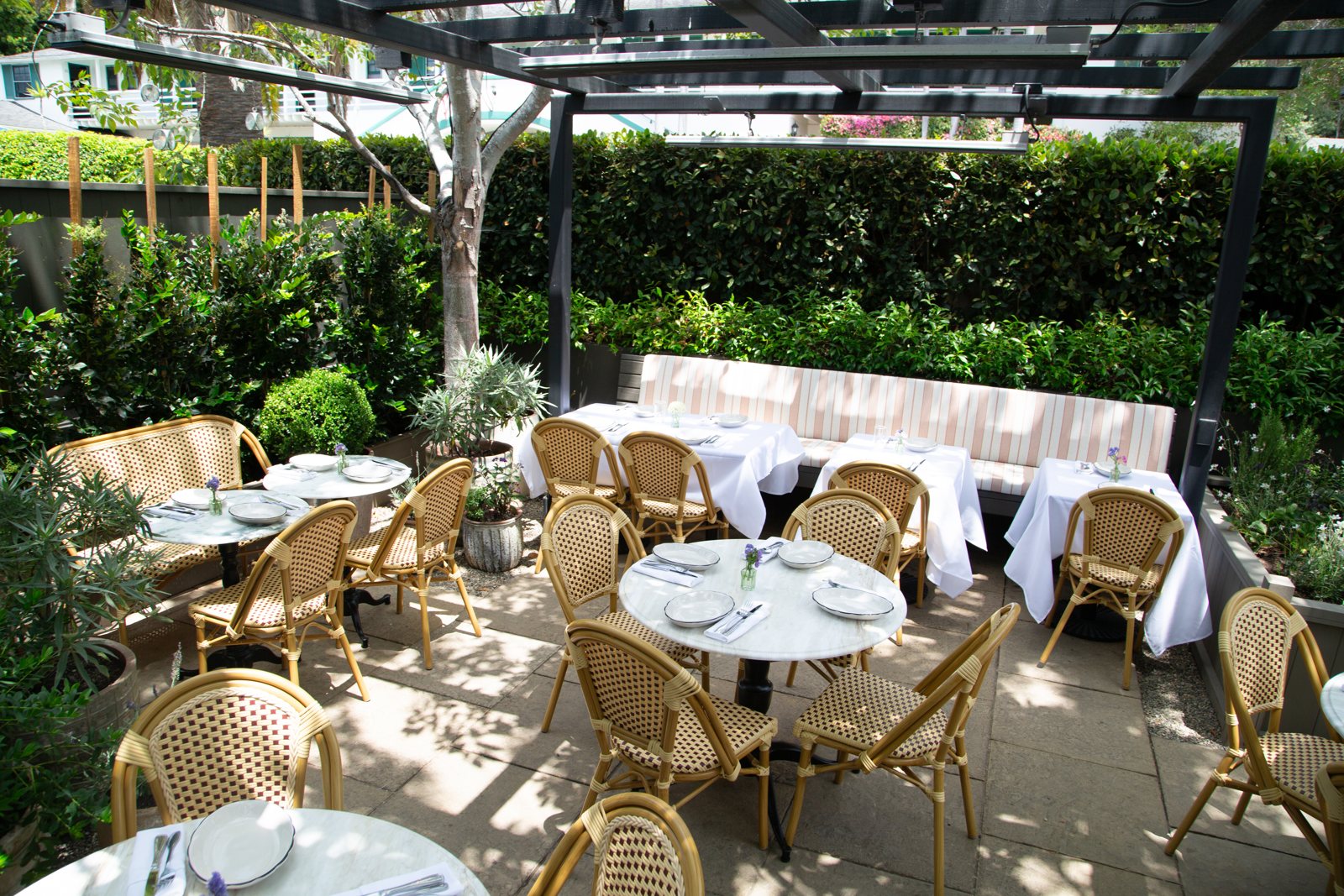 Bar Lou — garden patio